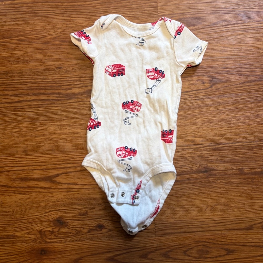 Carters Baby Boy Fire Truck Bodysuit Short Sleeve White Red 9 Months